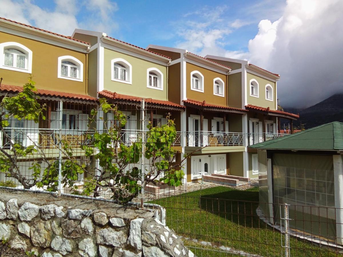 Ferienwohnung Dogis Retreat Agia Efimia Exterior foto