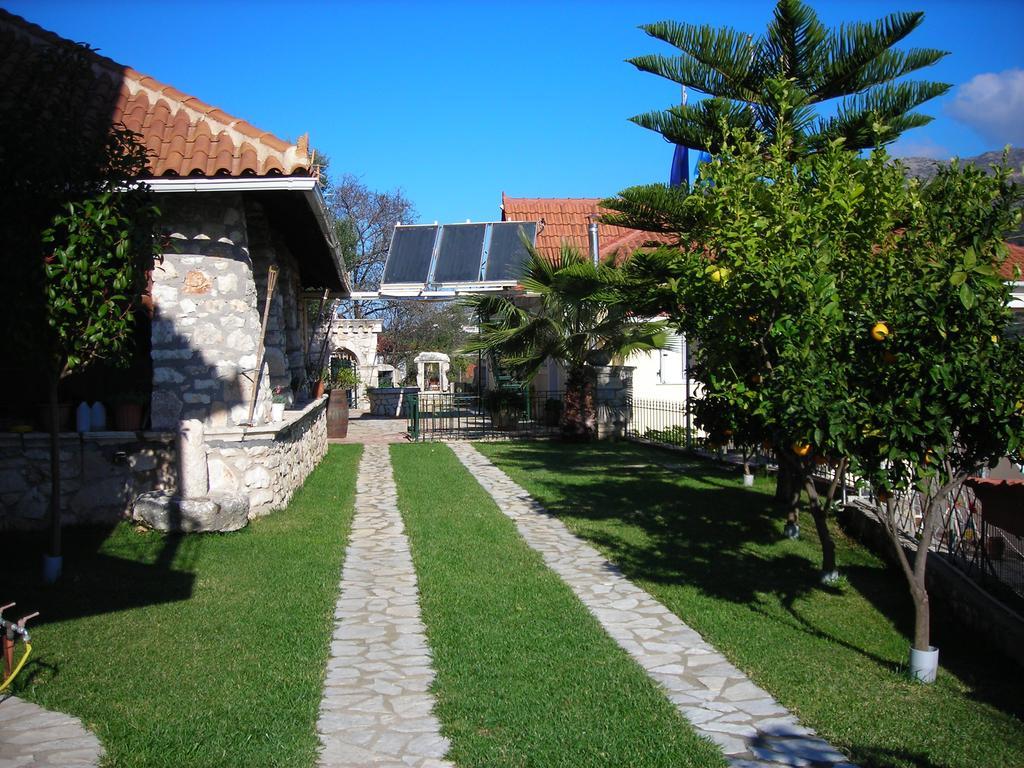 Ferienwohnung Dogis Retreat Agia Efimia Exterior foto