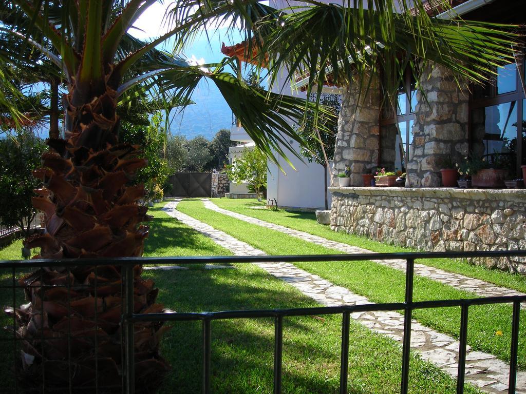 Ferienwohnung Dogis Retreat Agia Efimia Exterior foto